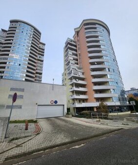 Garážové statie Kresankova 1 Dlhe diely