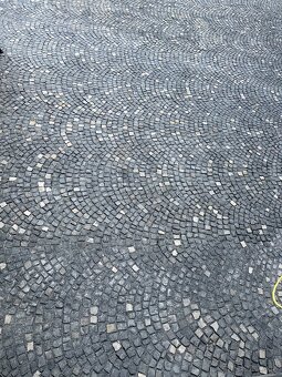 Čadičové kocky-Žulové kocky