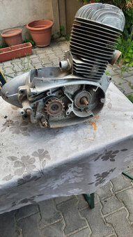 Torzo motora   JAwa Perak 250