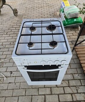 Plynovy sporak s elektrickou rurou