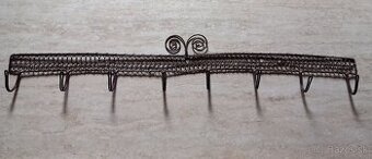 Starožitný drótenný vešiak