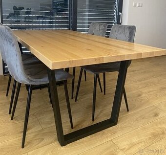 Stolové nohy, kovové v tvare V čierne 2 ks