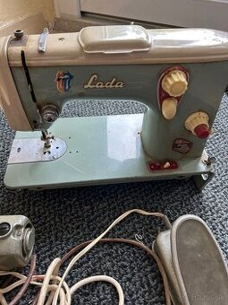 Šijací stroj LADA
