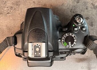 Predám Nikon D5000 + monopod ZADARMO