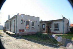 Na predaj (prenájom) lukratívny komerčný priestor.