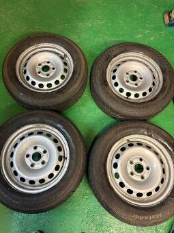 65r15 Zimne. Obute 5x112r15