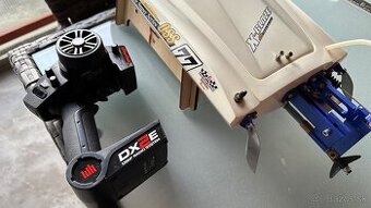 RC rýchlostný čln