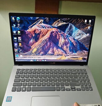ASUS VivoBook 15 / i3-7020U 2,3GHz / 12GB RAM / 512SSD