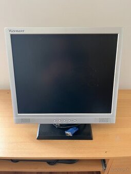 Yusmart 17" LCD monitor