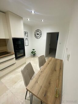 Na predaj zrekonštruovaný 2 izbový byt, Trenčín