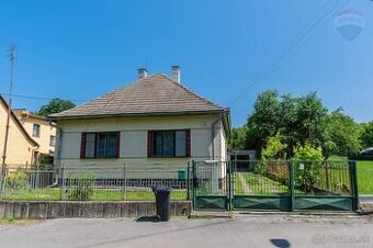 Sympatický rodinný dom v tichej lokalite, Kamenec pod Vtáčni