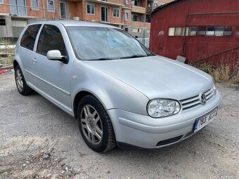 VW Golf 1.6 - 1