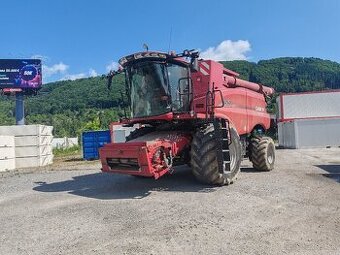 CASE IH AXIAL FLOW 8250 2WD - Obilný kombajn