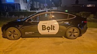Dám do nájmu Teslu 3 na Bolt ihneď s polepom