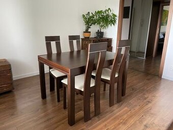 Rozkladací jedálenský stôl + 4 stoličky