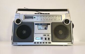 Kúpim radiomagnetofon radiotone RRC 750