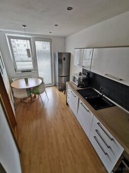 Priestranný byt Bratislava Karlova Ves