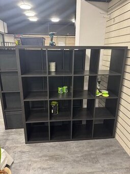 Predám KALLAX policový diel – čierny, 147×147 cm