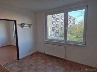 Predám 1 iz. byt, ul. Eötvösa, Komárno (majiteľ)