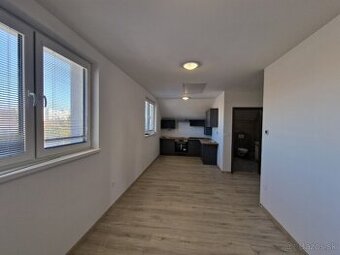 3 izb. byt, 65m2 v Seredi na prenájom