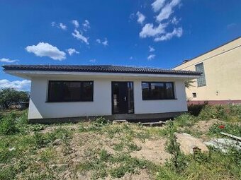 Predaj 4 izbový dom BUNGALOV v obci Dvory nad Žitavou