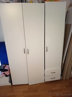 Darujem skriňu a komodu na topanky
