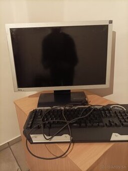 Monitor a klavesnica/ mys