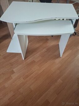 Písací stolík
