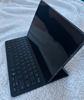 Samsung Galaxy Tab S10 FE WiFi + magnetická klávesnica
