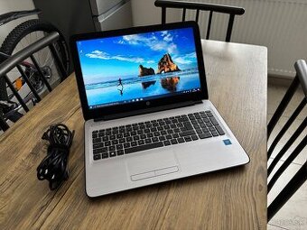 HP/Notebook/4GB RAM DDR4/256GB SSD/Intel HD 2GB Grafika