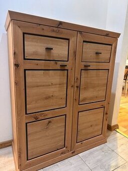 Skrinka so šuflíkmi dekor dub+čierna, chodba/obývačka