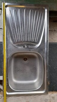 Predám nerezový drez zo sifónom.