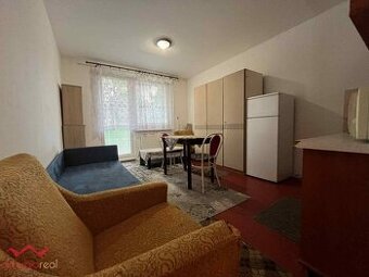 Prerobená garsónka s balkónom a pivnicou, Komárno