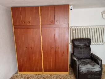 Predám zachovalé skrine