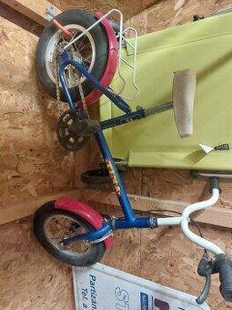 Starý retro detský bicykel