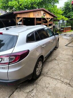 predam Renault Megane III Grantour 1.5 dci 78 kw 2010