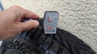 4x plechové disky so zimnými pneu Nokian