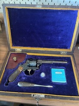 Historický revolver lefaux 12mm v kazete