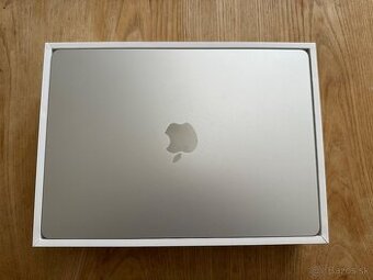 MacBook Air 13 M4 24/256