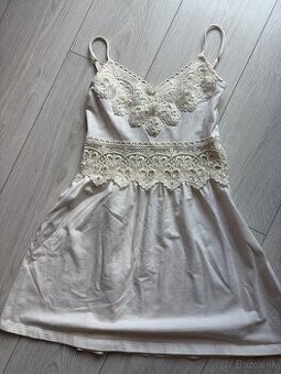 Čipkovane letné minišaty XS Topshop