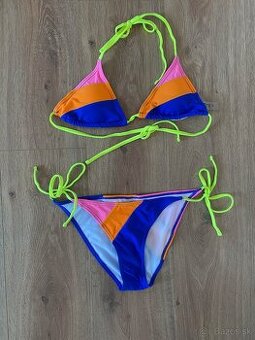 Dvojdielne farebné plavky/bikiny