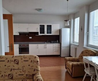 Na prenájom 2 izbový byt v Bratislave - Karlovej Vsi na ul.