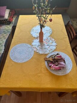 Dubový rozkladací stol