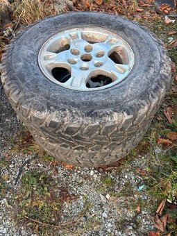 Disky+pneu mitsubishi pajero r16