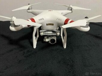 DJI Phantom 3 Pro  a Phantom 3 Advanced