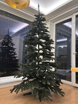 Vianočný stromček - umelý