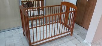 DREVENÁ DETSKÁ POSTIELKA Z MASÍVU