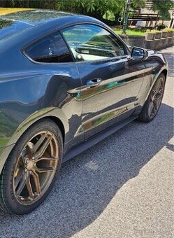 Ford Mustang 5x114,3 R20 nové zadné pneumatiky