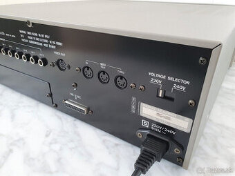 Sampler Akai S950 v perfektnom stave.