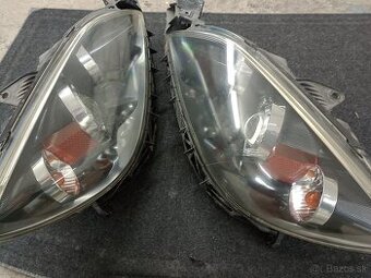 Mazda 3 2005r predné svetlá..spetne zrkadlo spolujazdca.